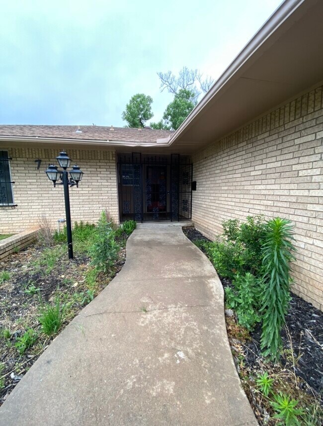 Foto del edificio - 7105 S McKinley Ave