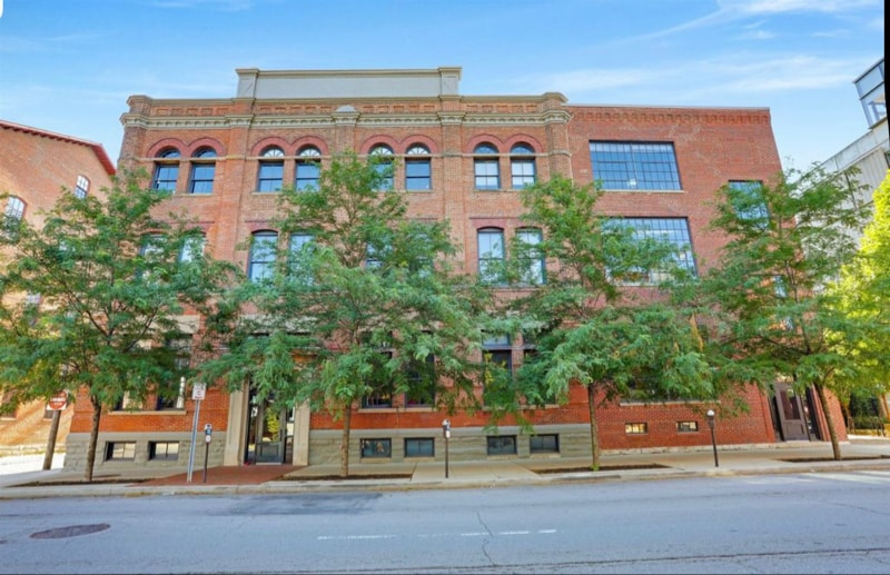 Primary Photo - 570 S Front St