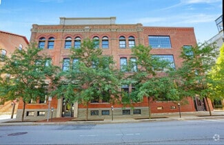 Building Photo - 570 S Front St