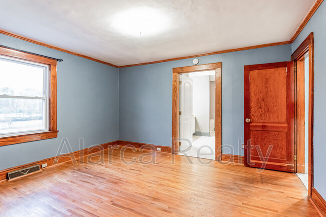 Building Photo - 6337 Freedom Dr