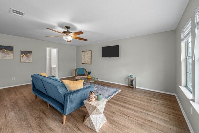 Building Photo - 1001 Lincolns Sparrow Cove