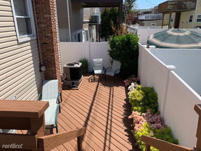 Foto del edificio - 4 br, 3 bath House - 718 E Chester St