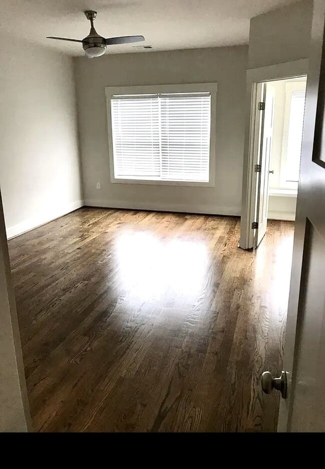 Building Photo - Coming Soon! Nice townhome in convenient East Nashville location!