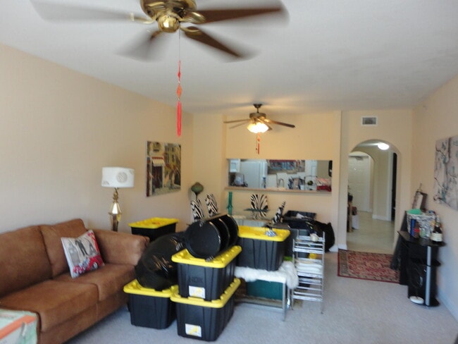 Building Photo - 4723 Lucerne Lakes Blvd