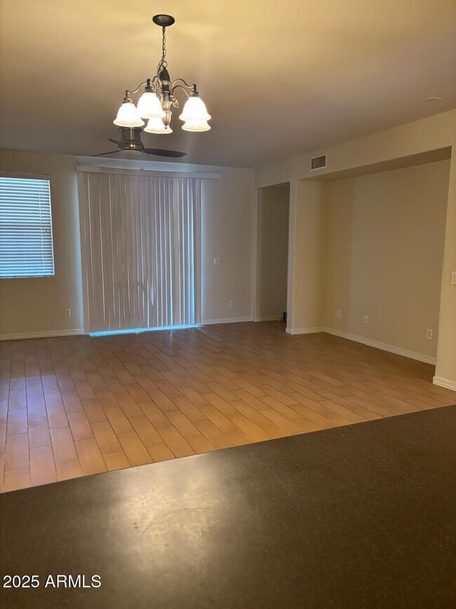 Foto del edificio - 2140 W Tallgrass Trail