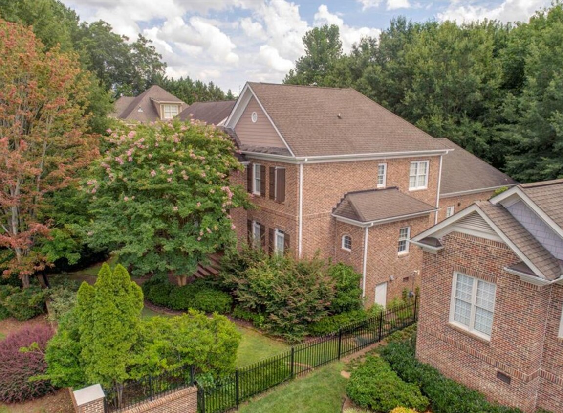 Foto principal - 73 W Belle Isle Rd