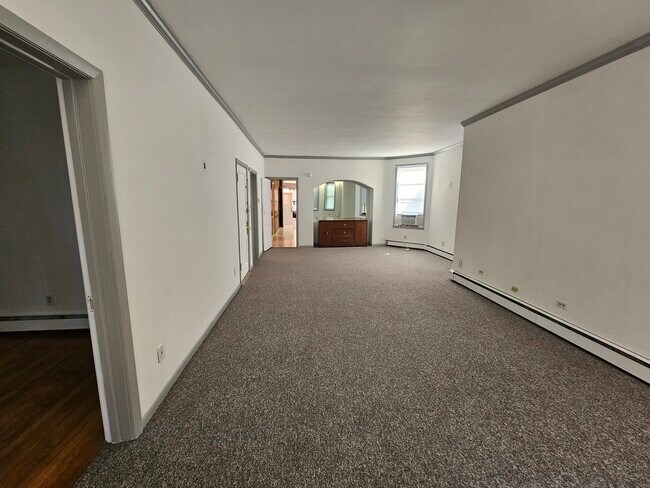 Building Photo - 4519 N Artesian Ave