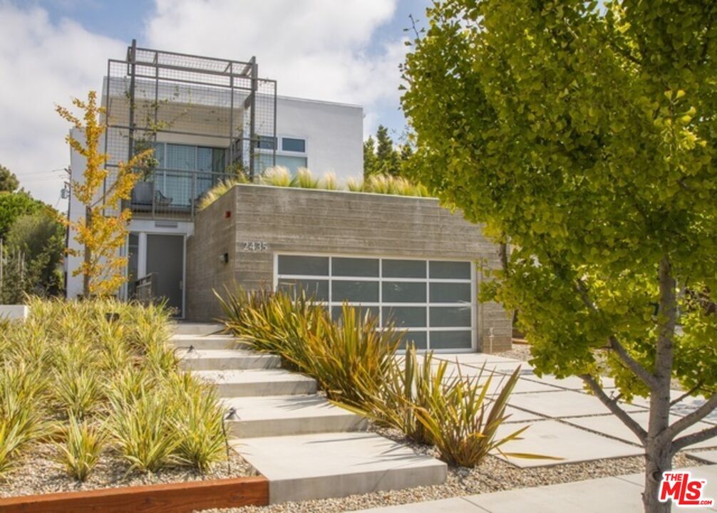 Foto principal - 2435 32nd St