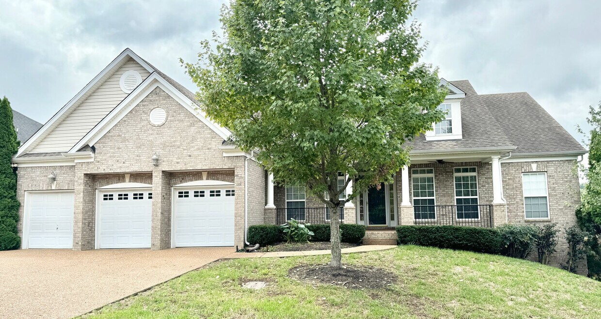 Primary Photo - One level Executive Home - 3 Bed, 2 Bath H...