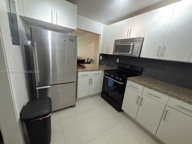 Foto del edificio - 9451 Evergreen Pl