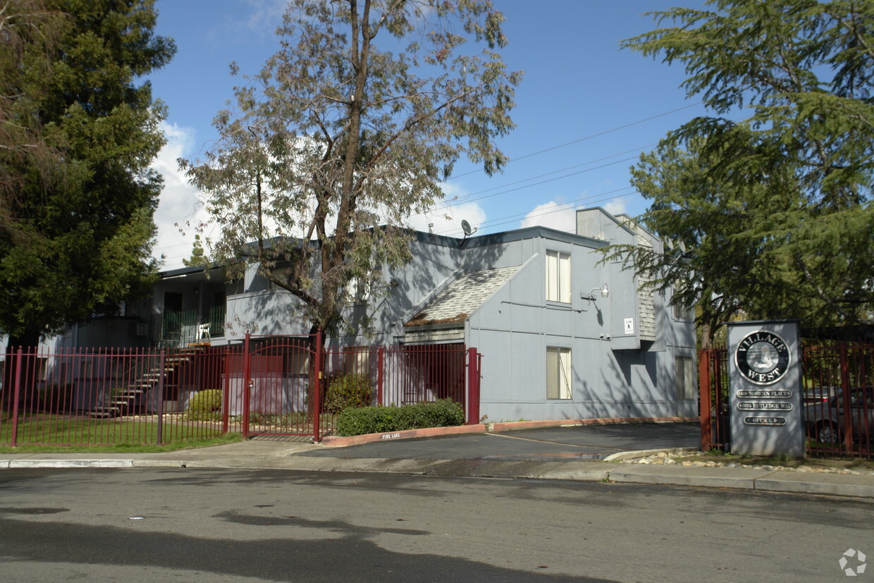 Primary Photo - Lincoln Village West Apartments