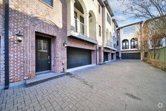 Building Photo - 3913 Gramercy St