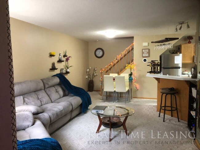 Foto del edificio - 2BR/1BA in Eagan off Diffley Rd