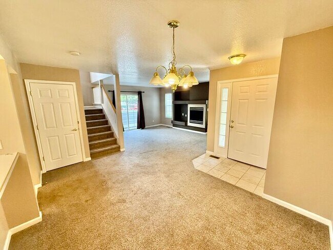 Foto del edificio - 3 Bedroom 2.5 Bath Townhome with 1 car gar...