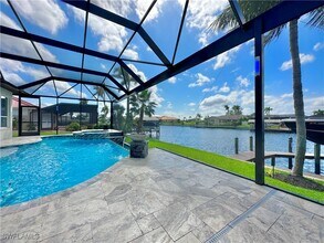 Building Photo - 2544 SW 28th Pl