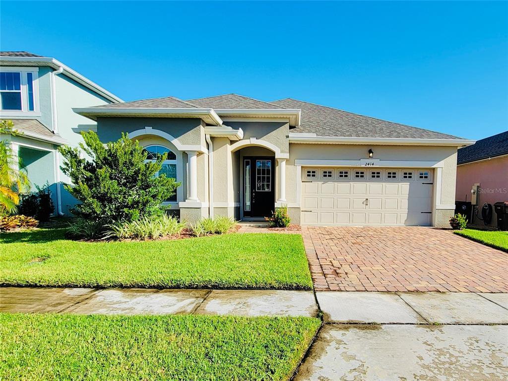 Foto principal - 2414 Riverbank Cv
