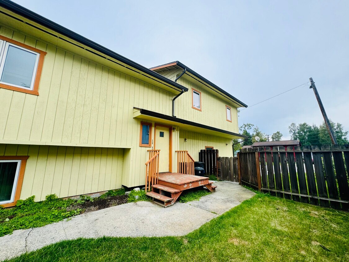 Primary Photo - 520 Craig Ave
