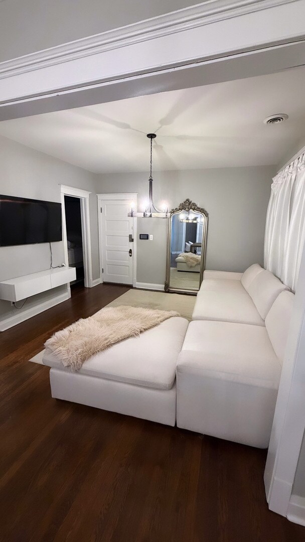 Foto del edificio - 3138 W School St