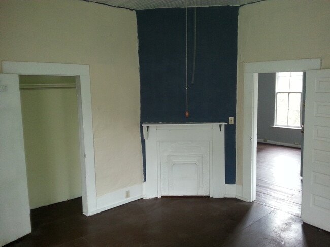 Building Photo - 126 Augusta Ave