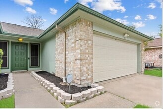 Building Photo - 1811 Settlers Ct