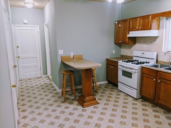 Foto del edificio - 2129 N Latrobe Ave