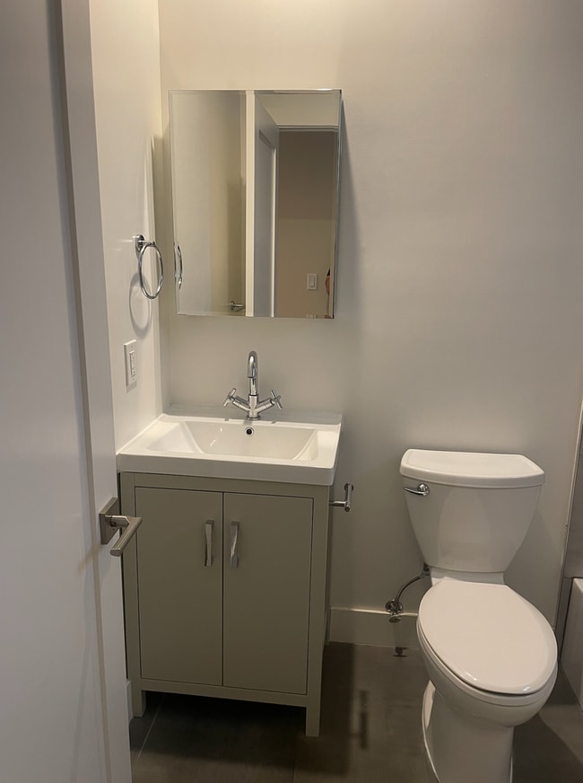 Building Photo - Single bedroom in beautiful Bernal Heights!