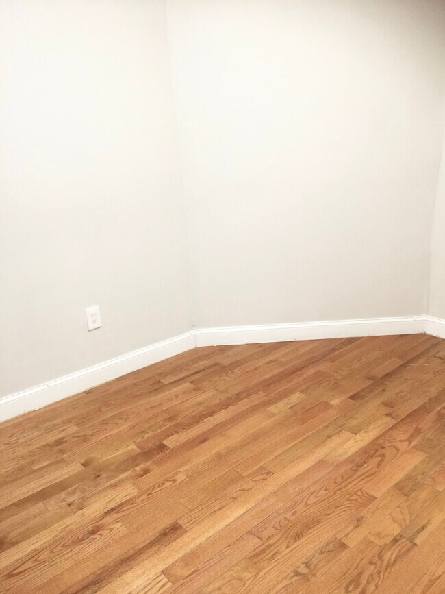 Foto del edificio - 6208 Palisade Ave