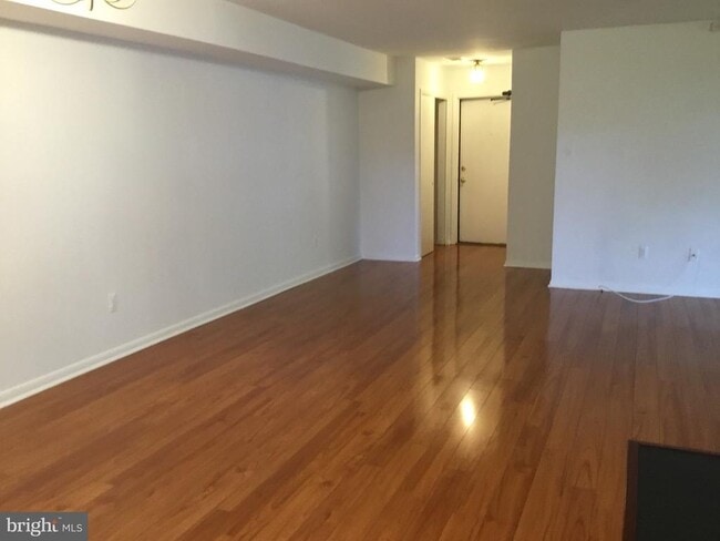 Building Photo - 110 Lowell Ct