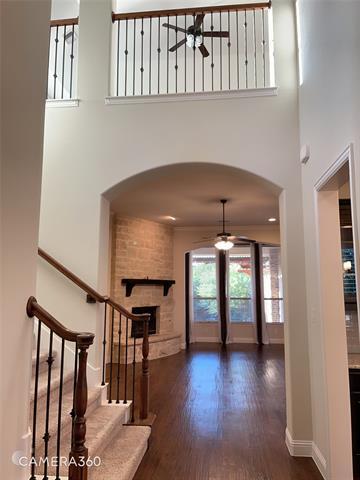 Building Photo - 3321 Green Tree Dr