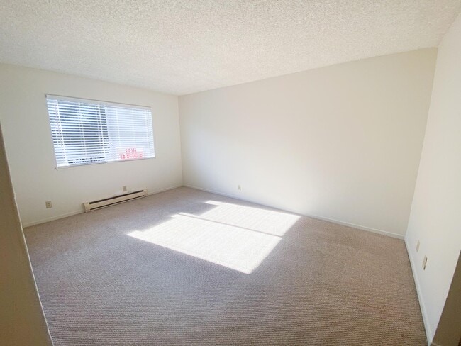 Master Bedroom - 150 Saratoga Ave