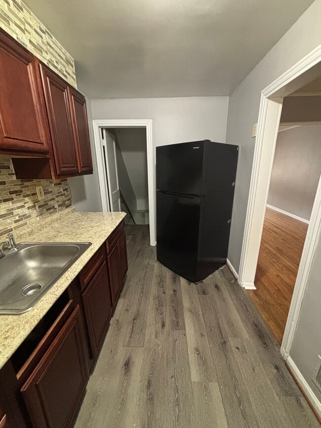 Building Photo - 3 bedroom home