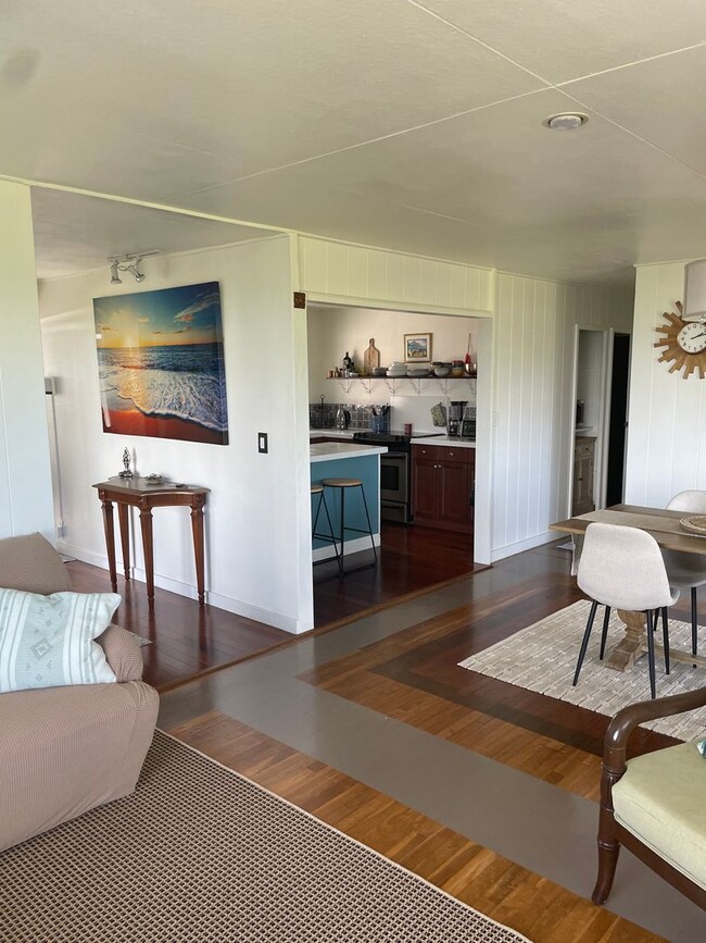 Building Photo - 2BR/2BA House fully furnished with view