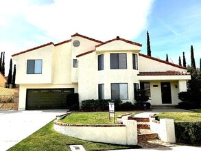 Building Photo - 38343 5th Pl W