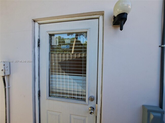 Foto del edificio - 1111 NW 79th Way