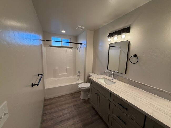 Building Photo - 257 Hodgson St