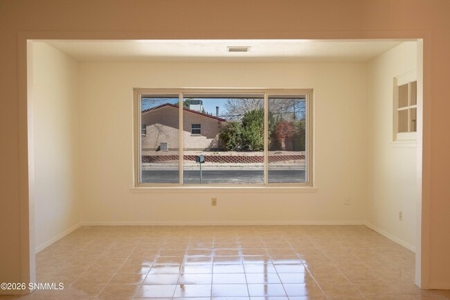 Building Photo - 3102 Hillsdale St