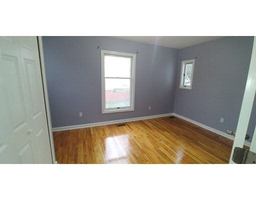 Foto del edificio - 442 Summer St