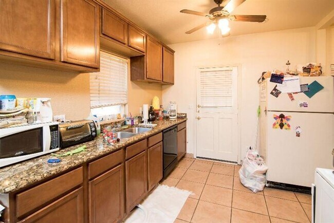 Building Photo - 3 br, 1 bath House - 1533 N Ferger Ave.