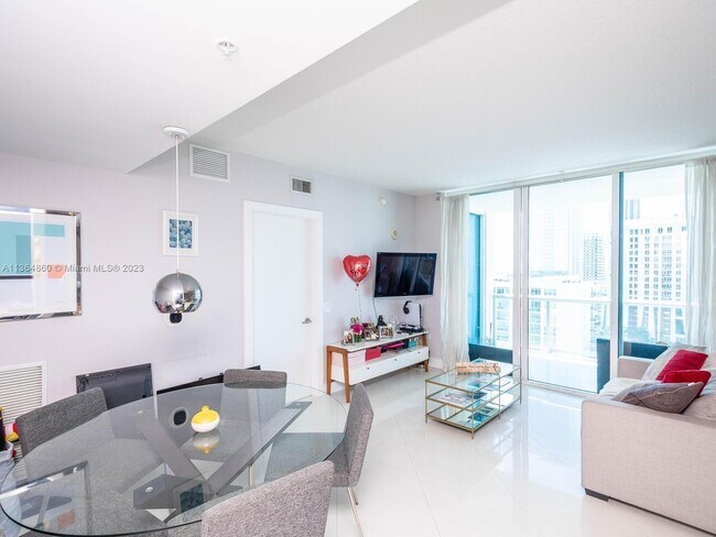 Foto del edificio - 480 NE 30th St