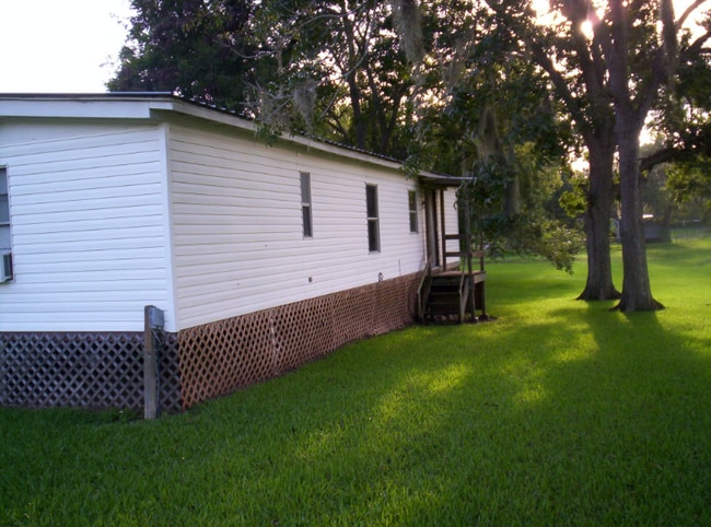 Building Photo - 547 Creekside Dr