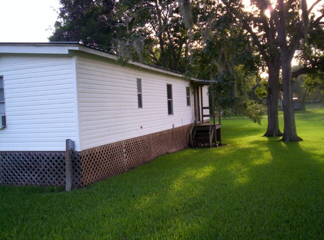 Foto del edificio - 547 Creekside Dr