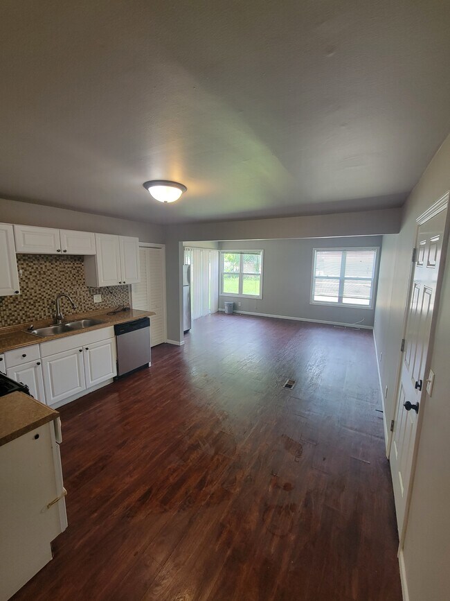 Foto del edificio - 848 Grove Ln