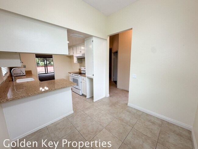 Building Photo - End-unit condo in the Villas of Calavera H...