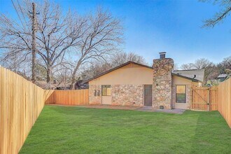 Building Photo - 1402 Valleyridge Cir