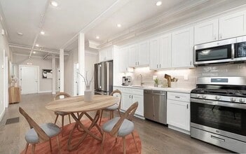 Building Photo - 68 Day St