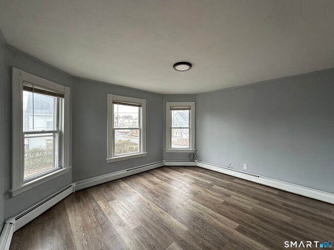 Foto del edificio - 12 Woodland St