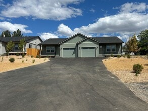 Building Photo - 3088-3088 SW 46th St