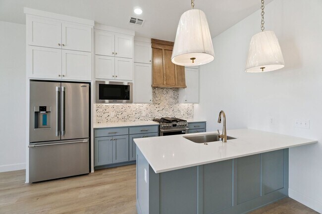 Foto del edificio - Experience a New Work-Life Balance in Sela...