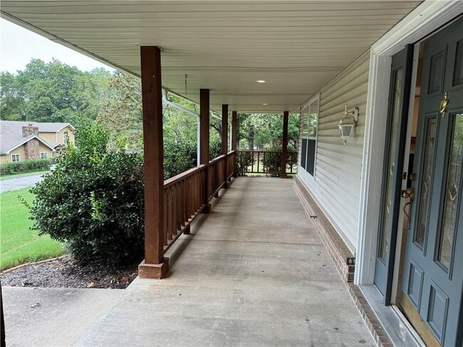 Building Photo - 13830 Canterbury Ln