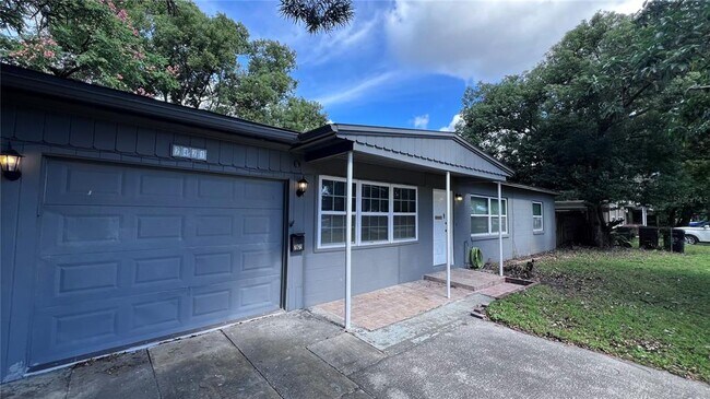 Foto del edificio - 2421 Laura Pl